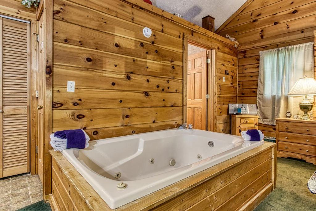 Forever Yours, Hot Tub, 1089 Of Free Attraction Tickets For Each Paid Day, Dollywood And More 비둘기 포지 외부 사진