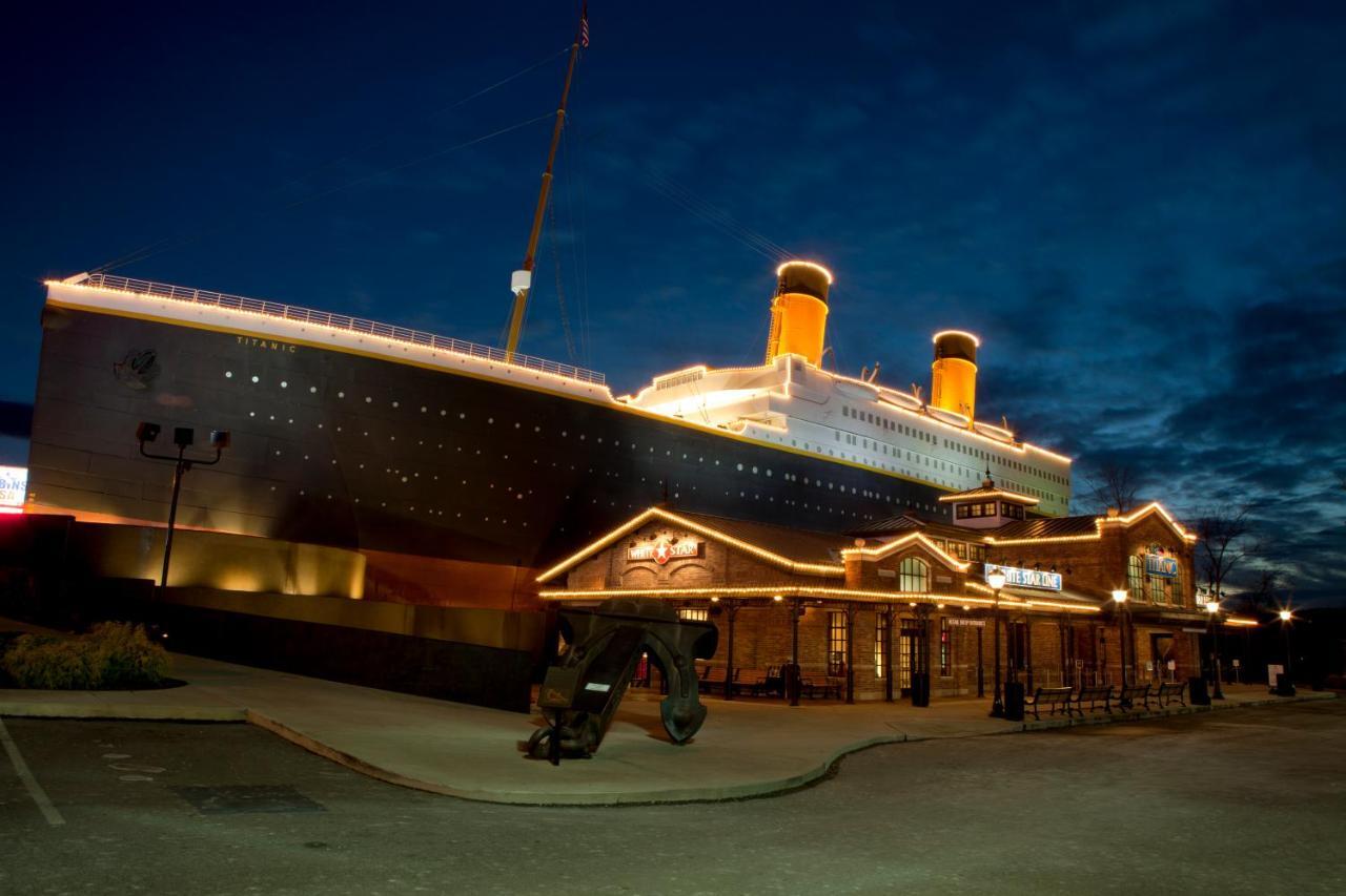 Forever Yours, Hot Tub, 1089 Of Free Attraction Tickets For Each Paid Day, Dollywood And More 비둘기 포지 외부 사진